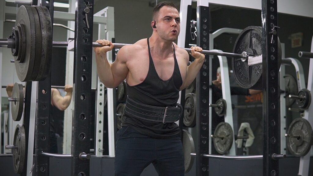 Bro thinks it's the world series Grown man deadlifting a plate